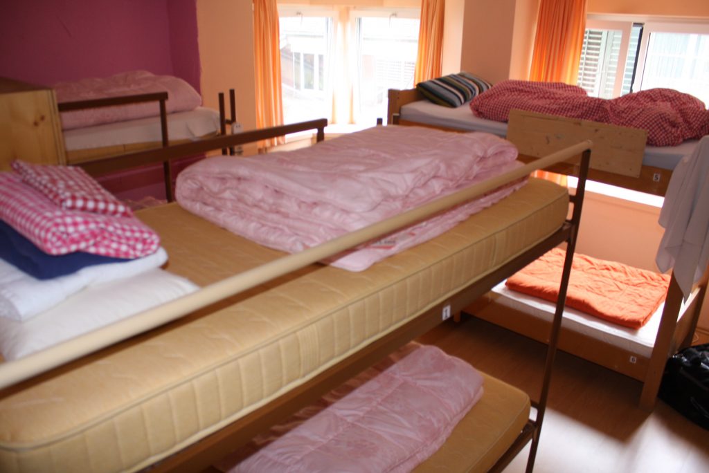 6-bed dorm female 41