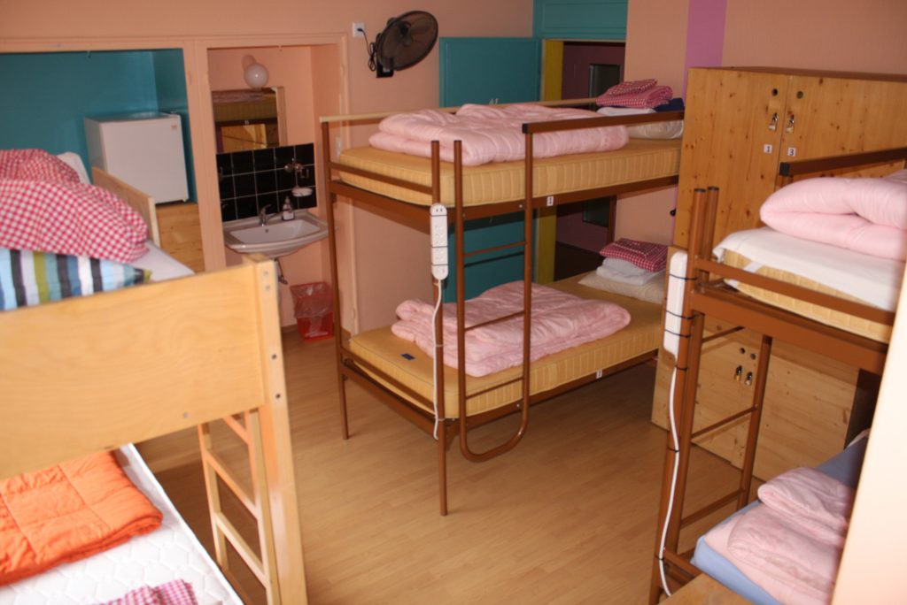6-bed dorm female 41