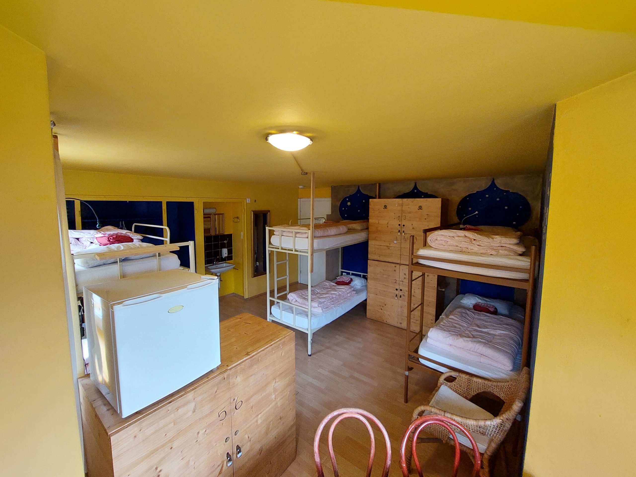 6-bed standard dorm 31/51 (big room)